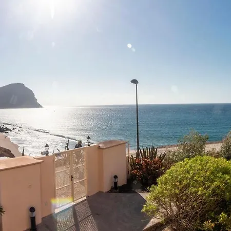 Апартаменты Homeforguest Spacious And Bright Flat On The La Tejita Гранадилла-де-Абона