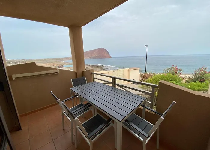 Апартаменты Homeforguest Spacious And Bright Flat On The La Tejita Гранадилла-де-Абона